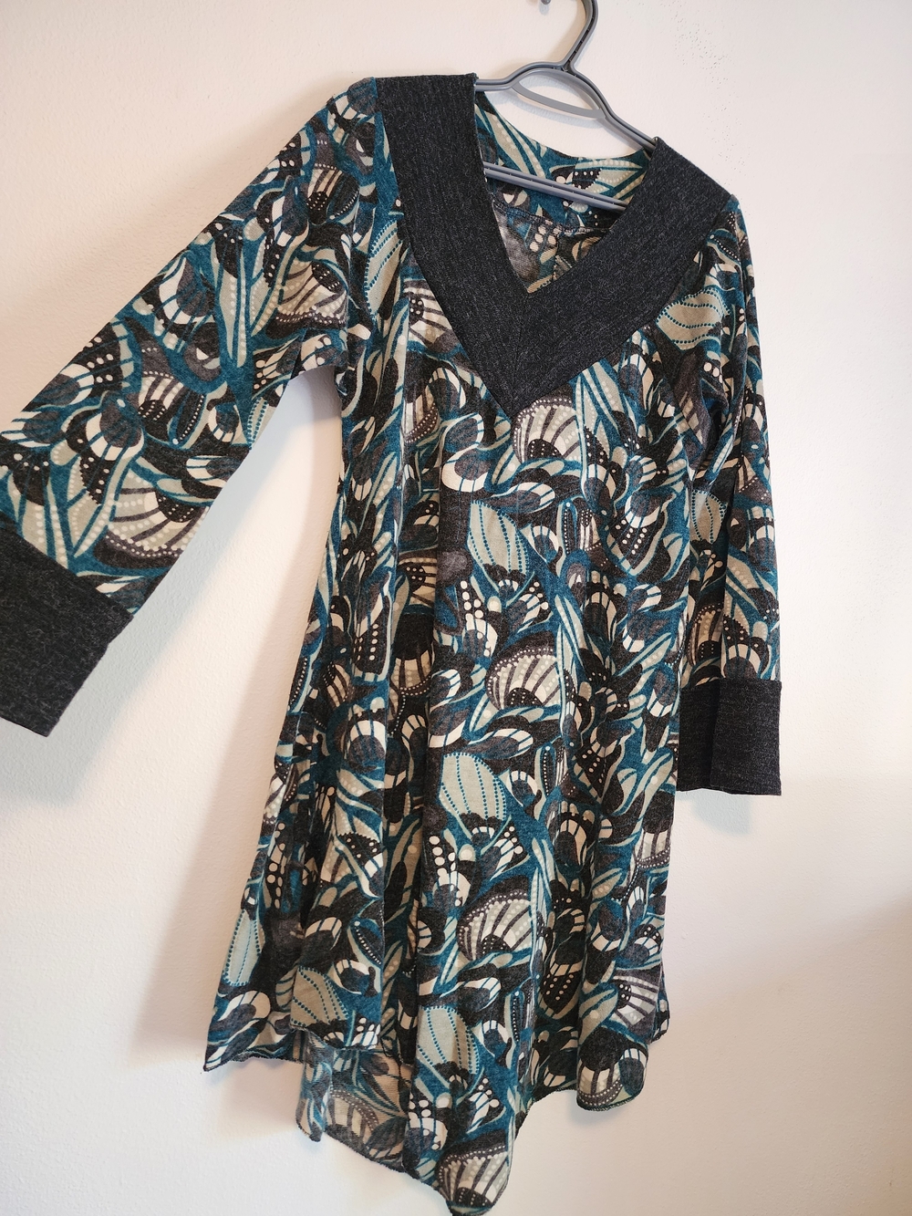 V-Neck Floral Print Swing Dress in Teal and Black